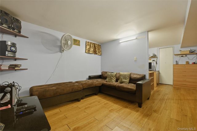 969 Gabriel Avenue, Franklin Square, NY 11010