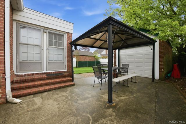 969 Gabriel Avenue, Franklin Square, NY 11010