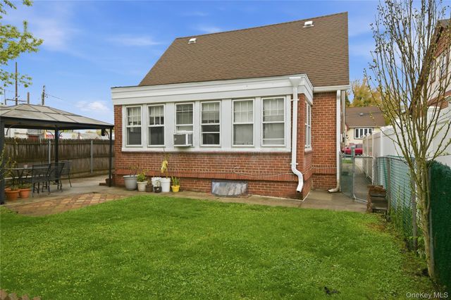 969 Gabriel Avenue, Franklin Square, NY 11010