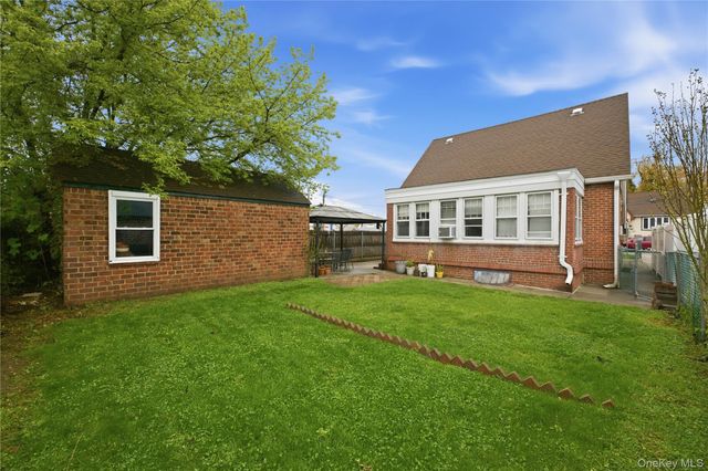 969 Gabriel Avenue, Franklin Square, NY 11010