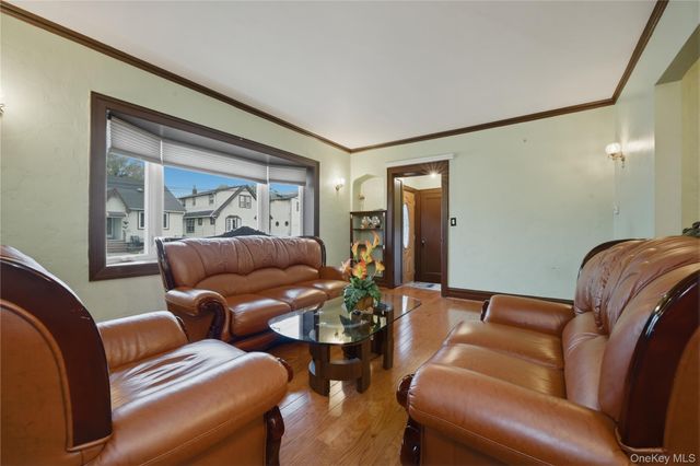 969 Gabriel Avenue, Franklin Square, NY 11010