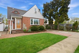969 Gabriel Avenue, Franklin Square, NY 11010