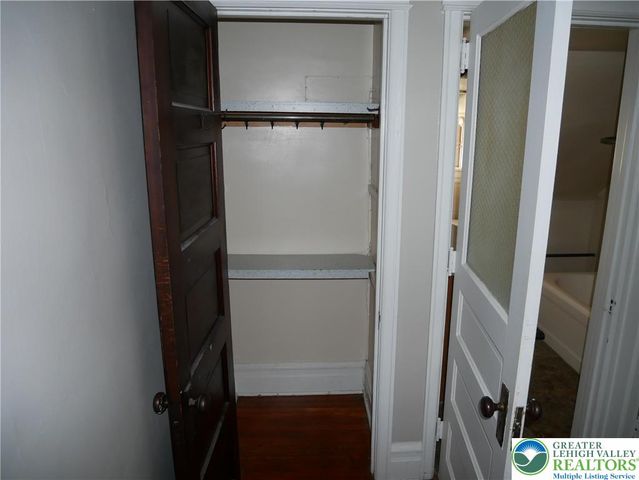 2110 West Walnut Street E, Allentown City, PA 18104