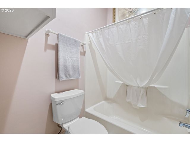 646 B St, Springfield, OR 97477