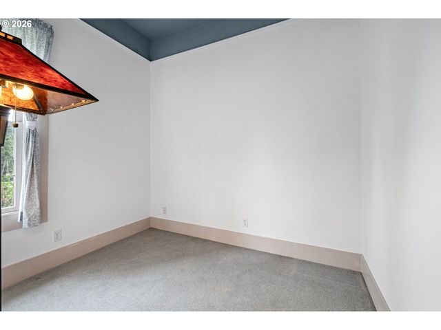 646 B St, Springfield, OR 97477