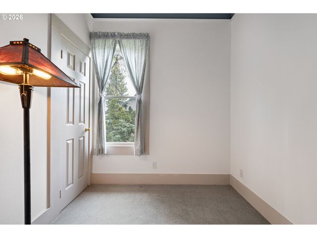 646 B St, Springfield, OR 97477