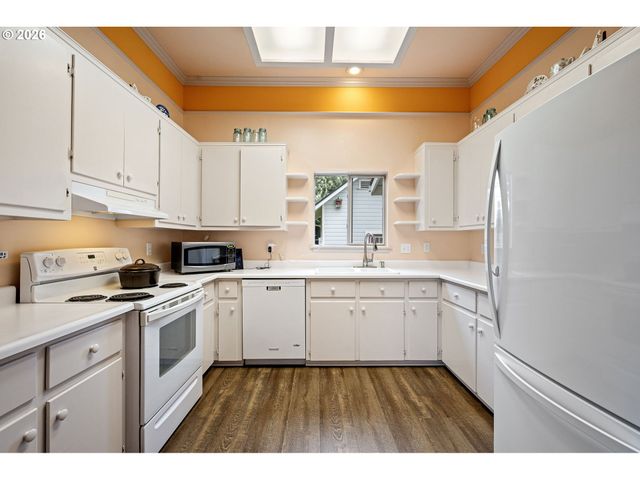 646 B St, Springfield, OR 97477