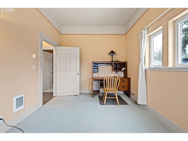 646 B St, Springfield, OR 97477