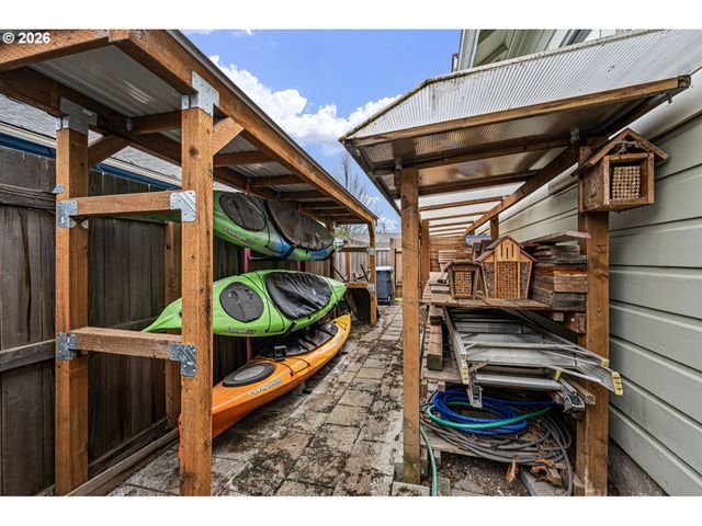 646 B St, Springfield, OR 97477