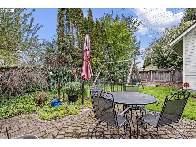 646 B St, Springfield, OR 97477