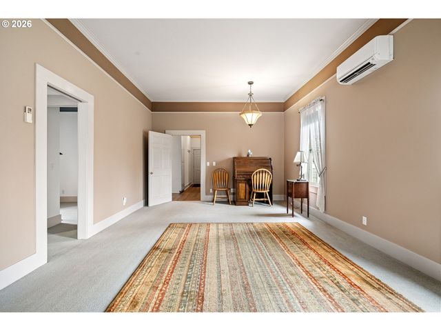 646 B St, Springfield, OR 97477