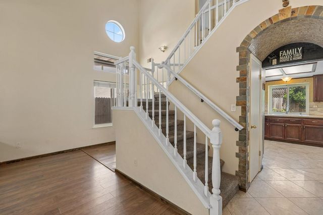 2202 E Chennault Avenue, Fresno, CA 93720