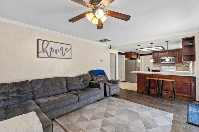 2202 E Chennault Avenue, Fresno, CA 93720