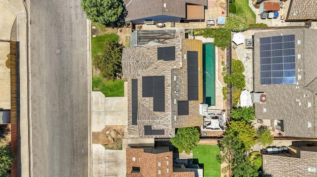 2202 E Chennault Avenue, Fresno, CA 93720