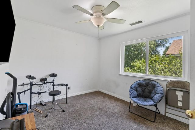 2202 E Chennault Avenue, Fresno, CA 93720