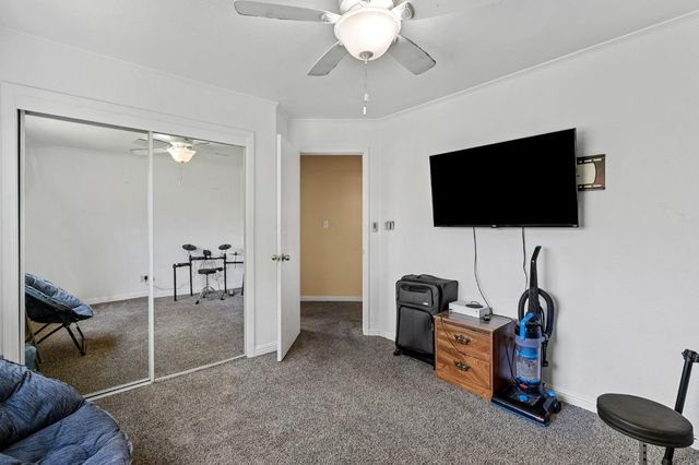 2202 E Chennault Avenue, Fresno, CA 93720