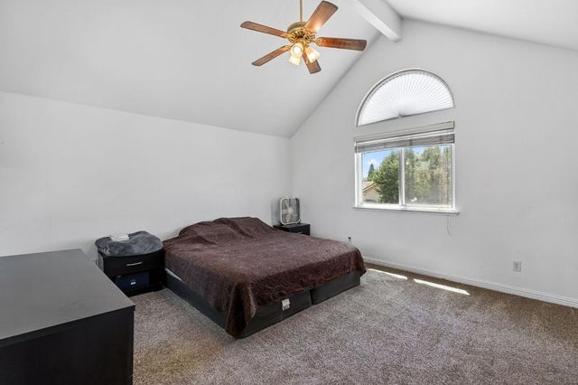 2202 E Chennault Avenue, Fresno, CA 93720