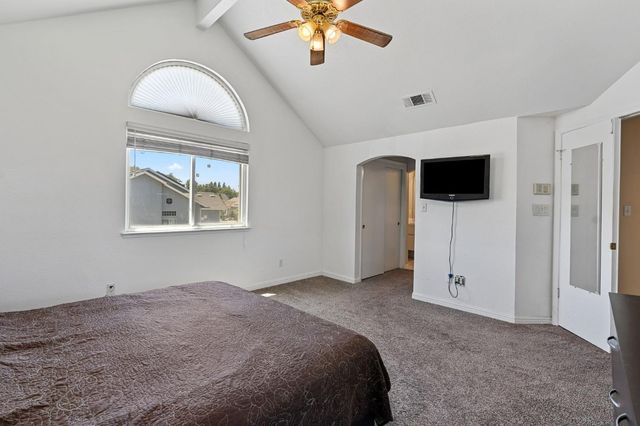 2202 E Chennault Avenue, Fresno, CA 93720