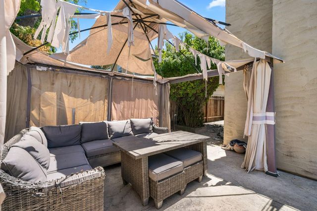 2202 E Chennault Avenue, Fresno, CA 93720
