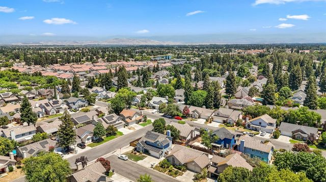 2202 E Chennault Avenue, Fresno, CA 93720