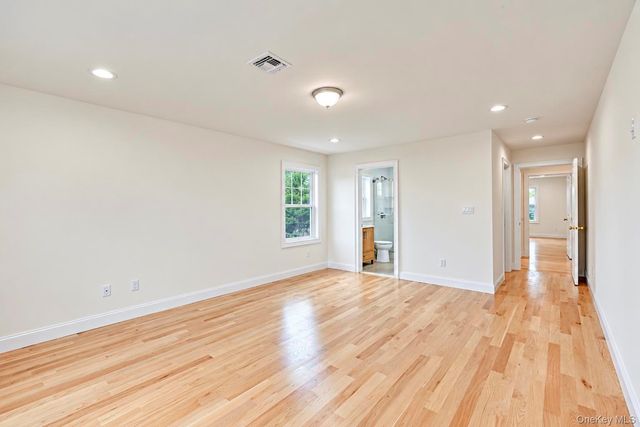 89 West Avenue, Hicksville, NY 11801