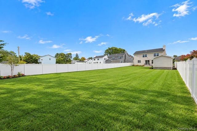 89 West Avenue, Hicksville, NY 11801