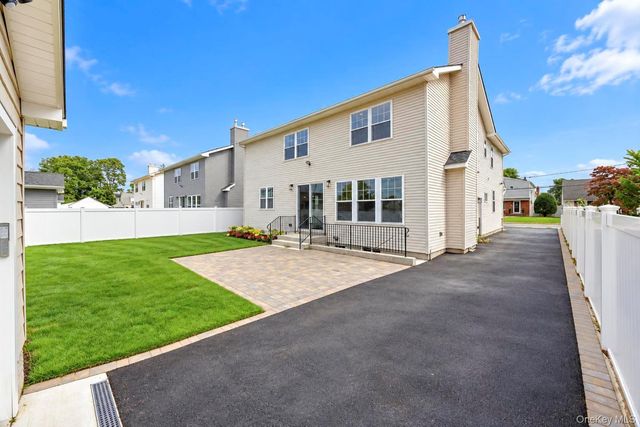 89 West Avenue, Hicksville, NY 11801
