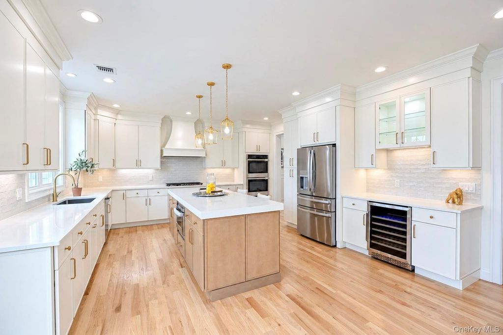 89 West Avenue, Hicksville, NY 11801 — photo 3