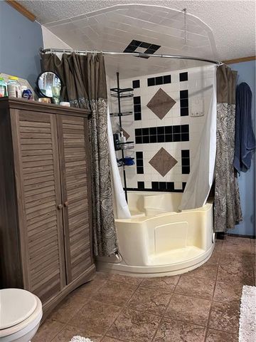 28846 251st Street, Easton, KS 66020