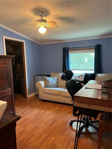 28846 251st Street, Easton, KS 66020