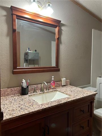 28846 251st Street, Easton, KS 66020