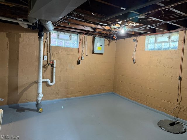 438 Grant Street, Mcdonald, OH 44437