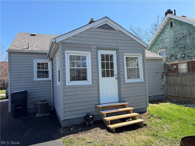 438 Grant Street, Mcdonald, OH 44437