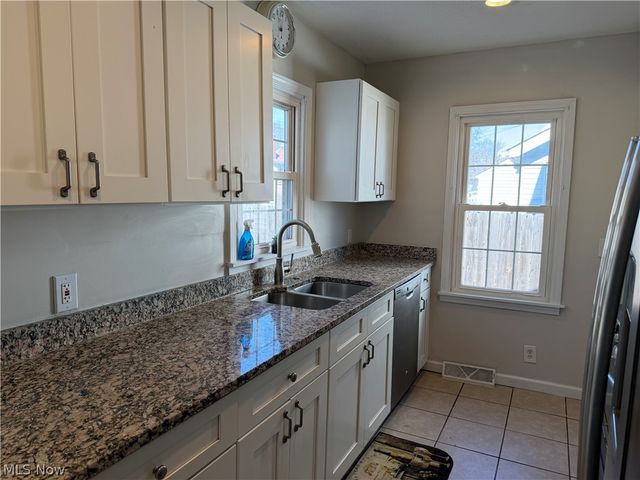 438 Grant Street, Mcdonald, OH 44437
