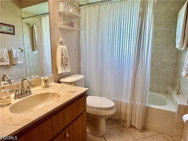 3437 Clubview DR, North Fort Myers, FL 33917