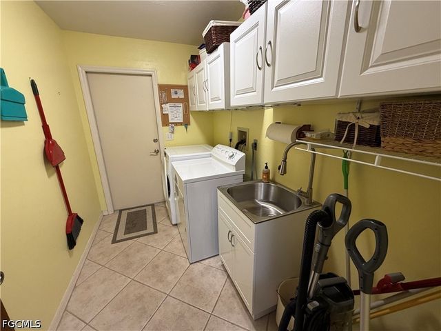 3437 Clubview DR, North Fort Myers, FL 33917