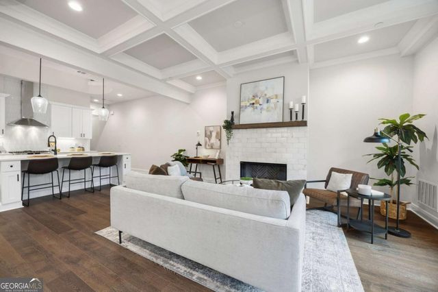 118 Via Roma, Woodstock, GA 30188