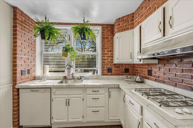 70-03 37th Avenue, Jackson Heights, NY 11372