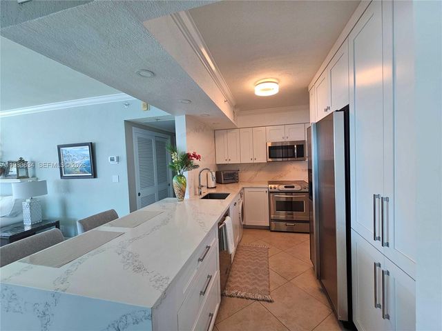 2501 S OCEAN DR 411, Hollywood, FL 33019