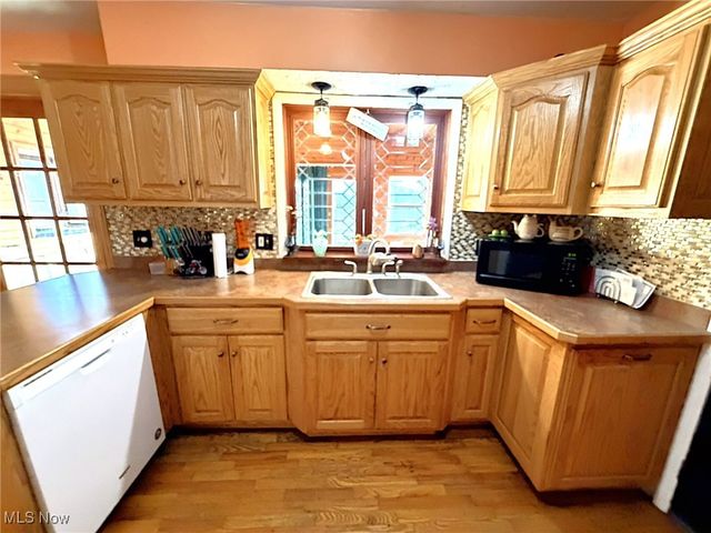 737 Dunny Avenue, Sheffield Lake, OH 44054