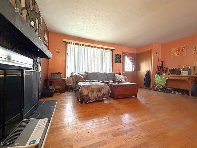 737 Dunny Avenue, Sheffield Lake, OH 44054