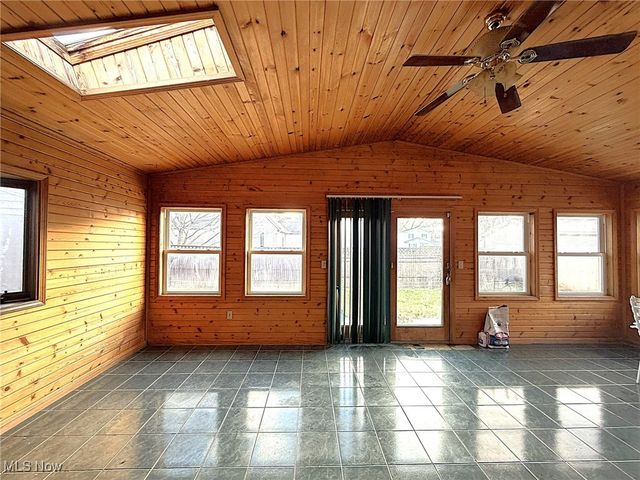 737 Dunny Avenue, Sheffield Lake, OH 44054