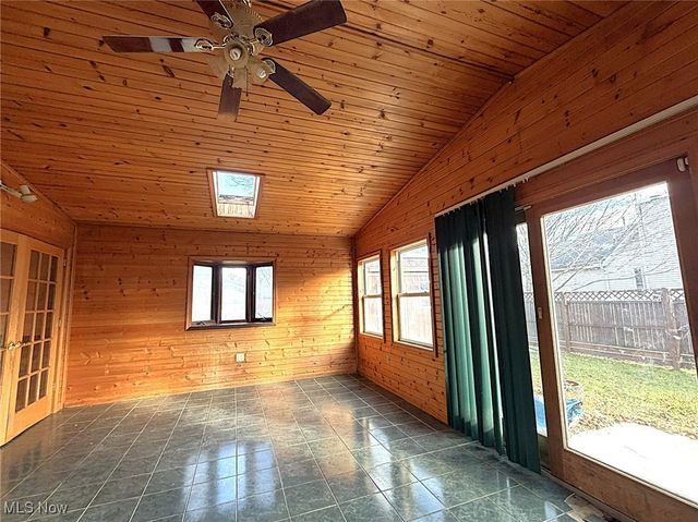 737 Dunny Avenue, Sheffield Lake, OH 44054