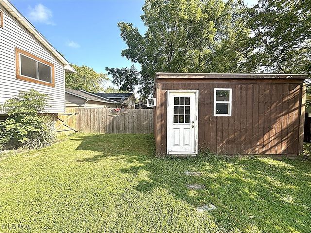 737 Dunny Avenue, Sheffield Lake, OH 44054