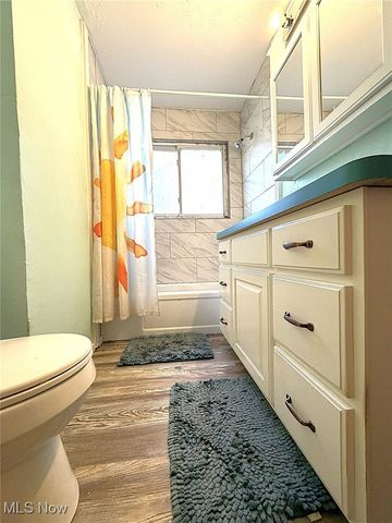 737 Dunny Avenue, Sheffield Lake, OH 44054