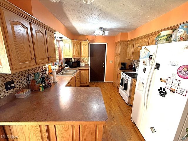 737 Dunny Avenue, Sheffield Lake, OH 44054