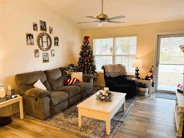 14 Dogwood Court, Montgomery City, MO 63361