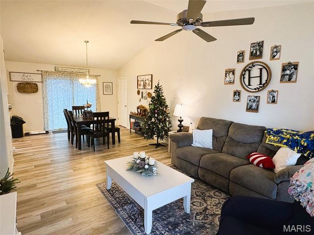 14 Dogwood Court, Montgomery City, MO 63361