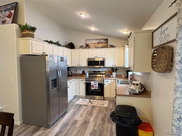 14 Dogwood Court, Montgomery City, MO 63361