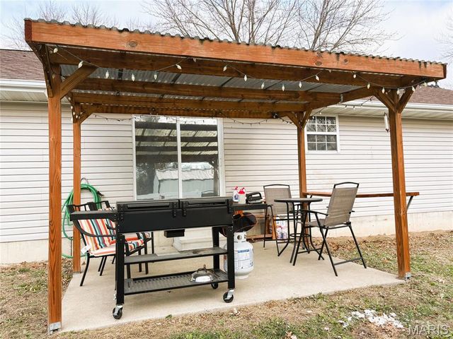 14 Dogwood Court, Montgomery City, MO 63361